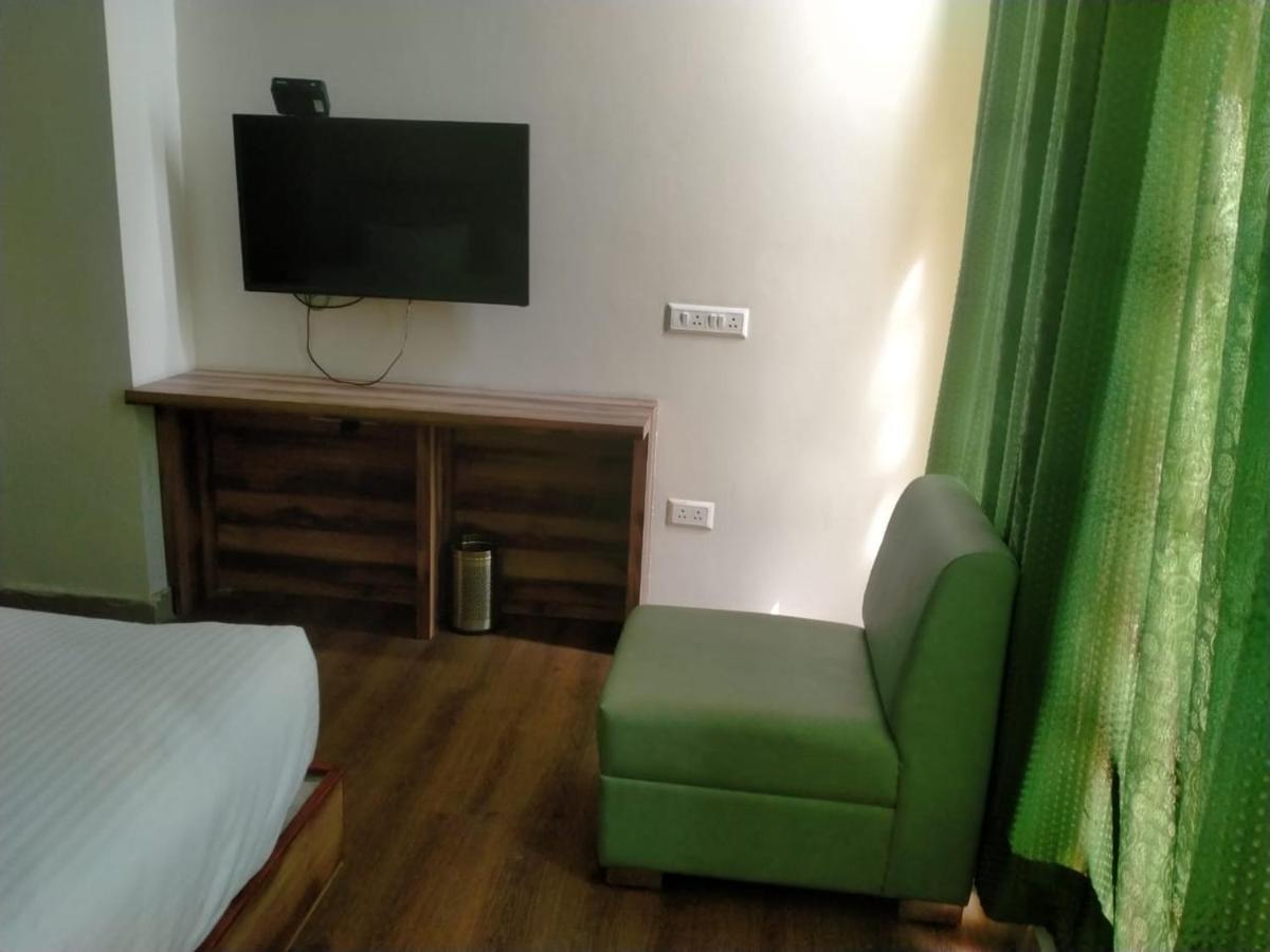 Hotel Pepper Hisār Exteriör bild