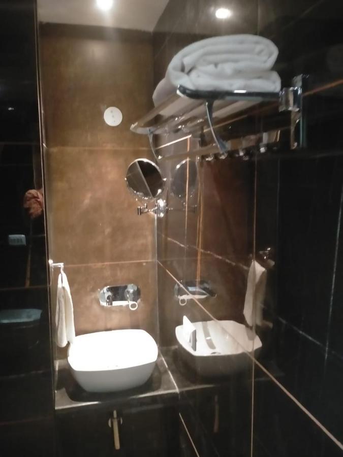 Hotel Pepper Hisār Exteriör bild