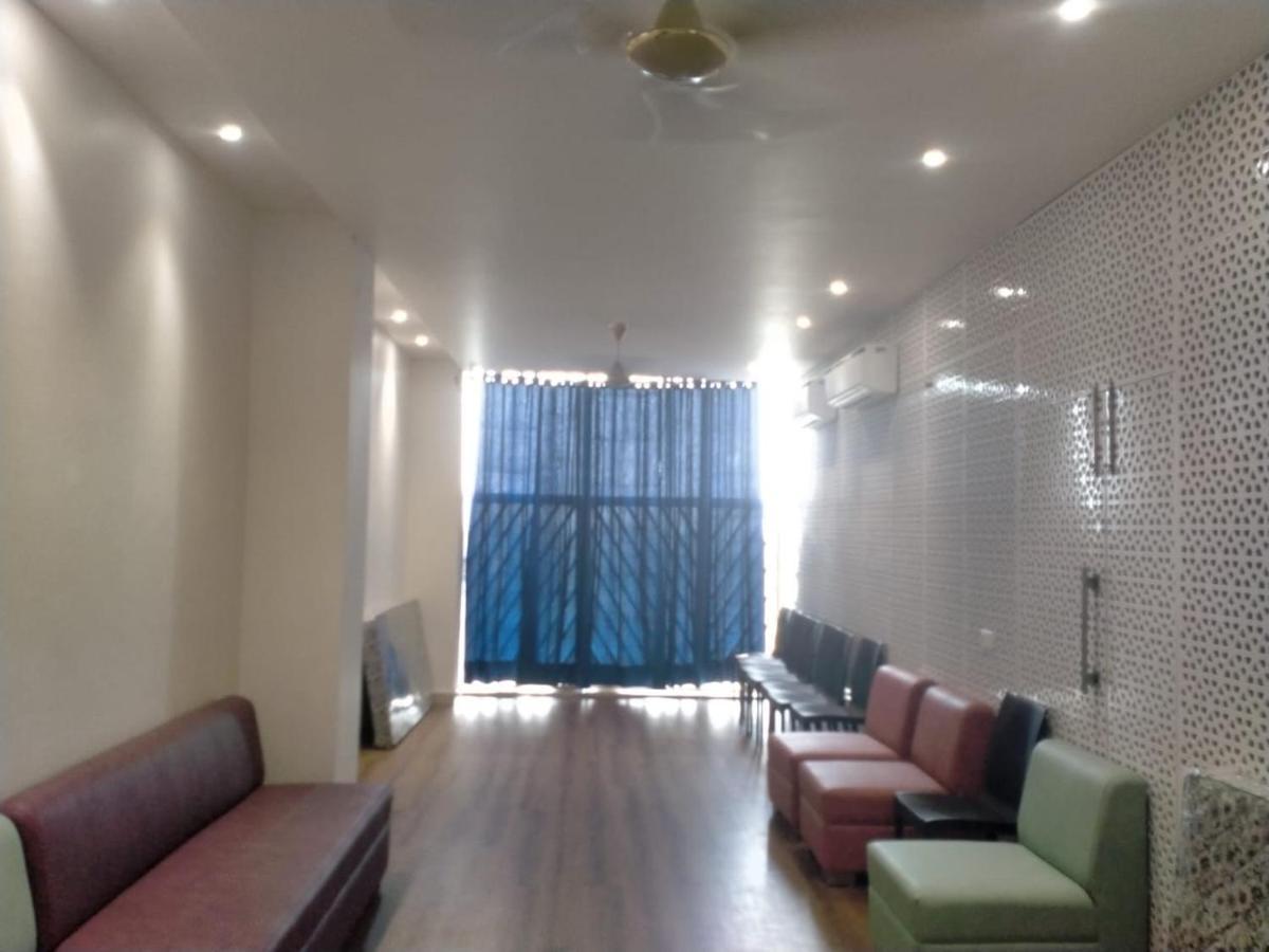 Hotel Pepper Hisār Exteriör bild